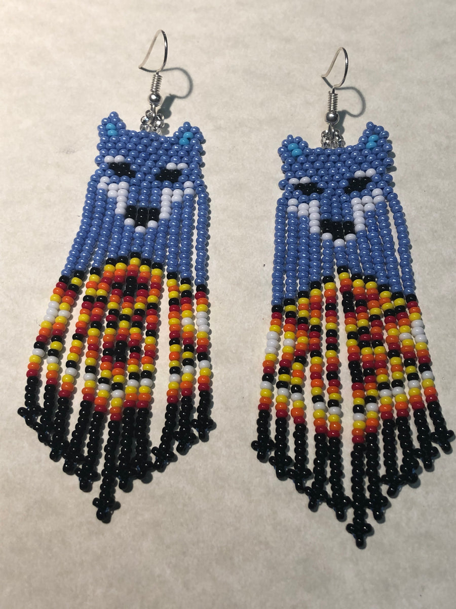 Guatemalan handcrafted glass seed beads earrings in Wolf head motif. – Del  Sol/Off Fourth